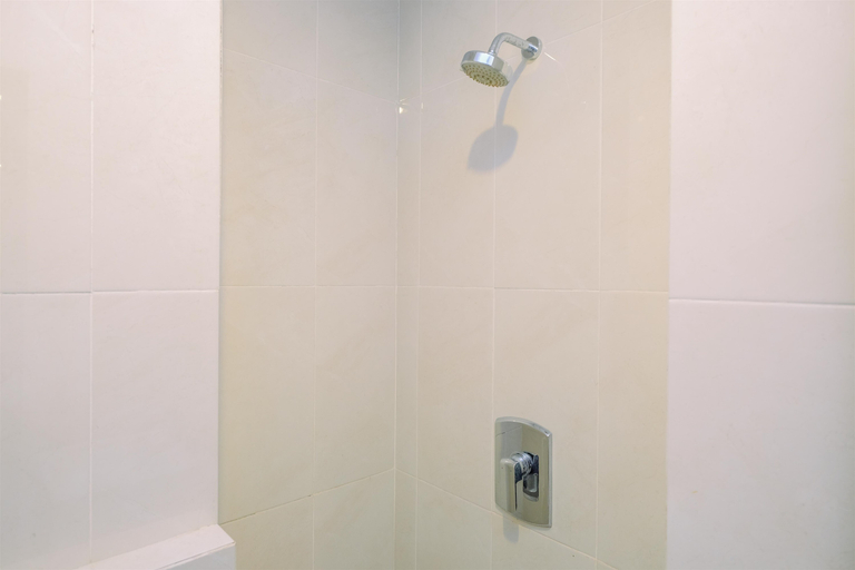 Bathroom 5, Good Choice and Elegant 2BR Apartment Capitol Park Residence By Travelio, Central Jakarta