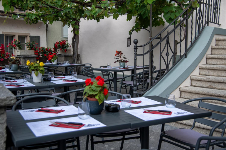 Others 4, Hotel de la place, Pays-d'Enhaut