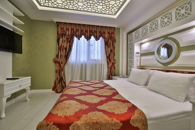 Bedroom 2, Queens Land Hotel, Fatih