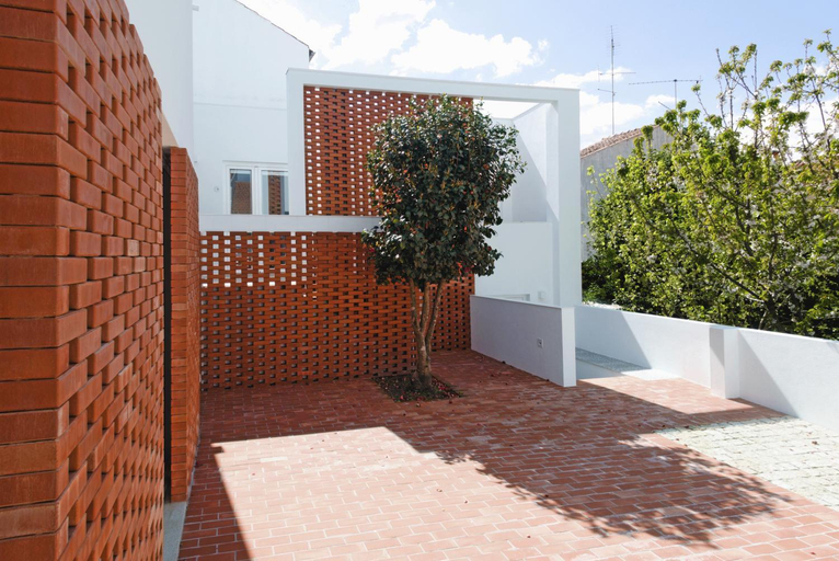 Others 3, Margueda, Castelo Branco