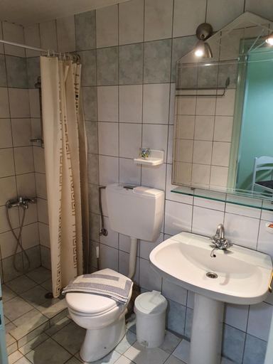 Bathroom 2, Dioskouroi Apts, Crete