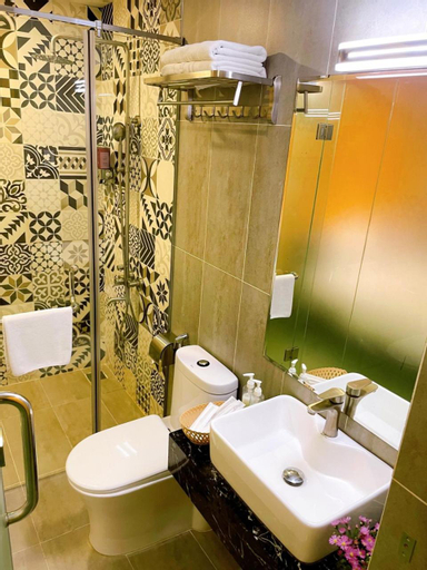 Bathroom 17