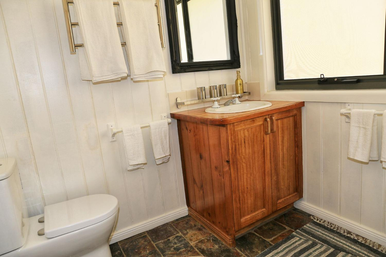 Bathroom 2, Emerald View, Blue Mountains