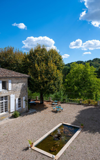 Others 4, Chateau Destinee, Dordogne