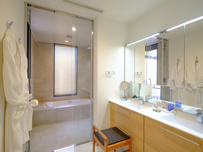 Bathroom 4, Miyakojima Kurima Resort Seawood Hotel, Miyakojima