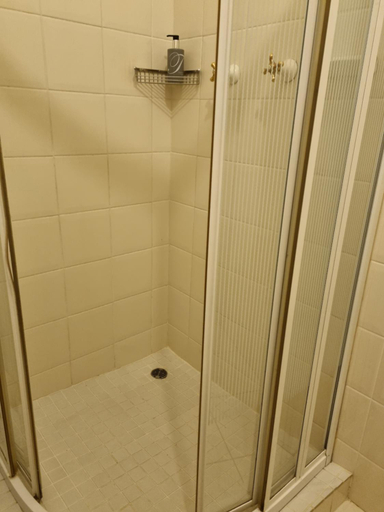 Bathroom 1, Camelia Guest House, Mangaung