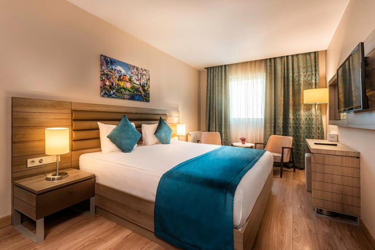 Bedroom 2, Rox Hotel, Bakırköy
