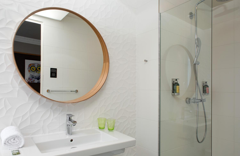 Bathroom 4, Hotel Chouette, Paris