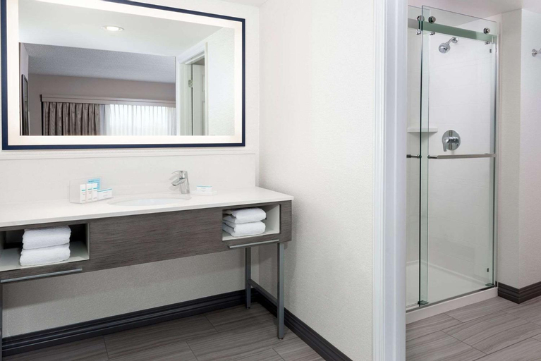 Bathroom 7