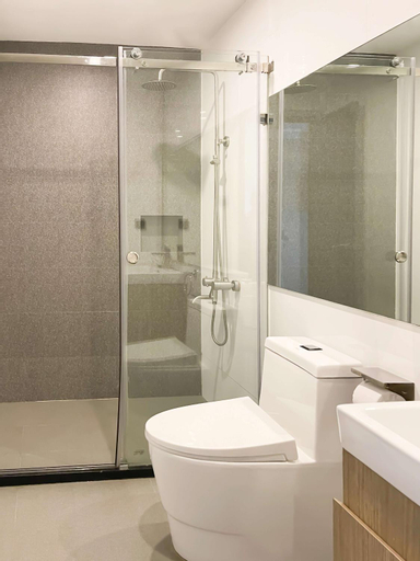 Bathroom 10