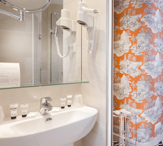 Bathroom 4, Hotel International, Paris