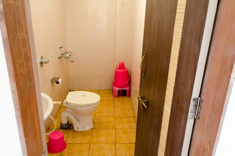 Bathroom 4, Avanti Kalagram, Pune