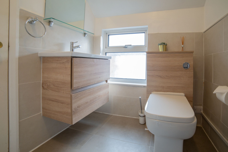 Bathroom 4, OYO Lina Guest House, Oxfordshire