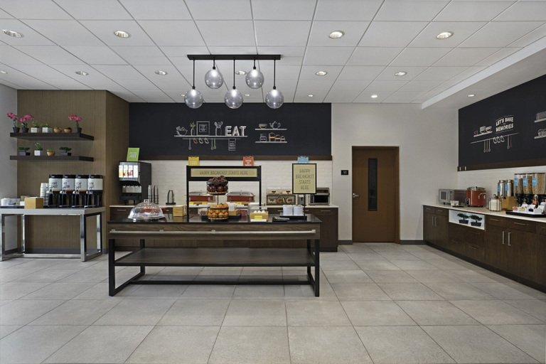 Food & Drinks 5, Hampton Inn By Hilton Cornwall, Stormont, Dundas and Glengarry