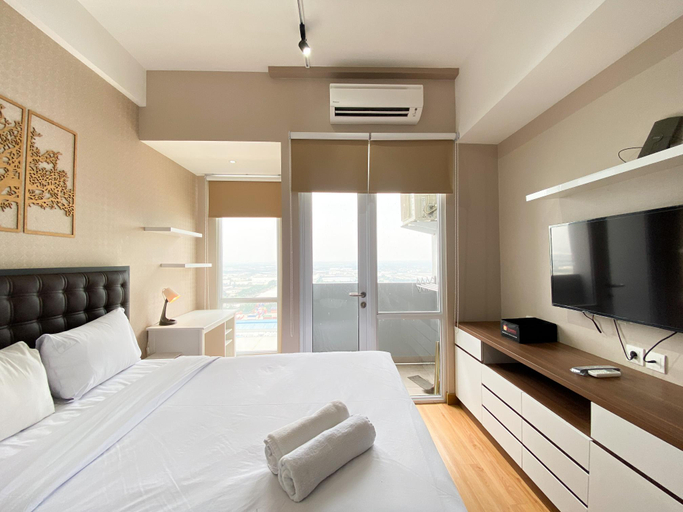Bedroom 3, Warm and Cozy Studio at Vasanta Innopark Apartment By Travelio, Cikarang