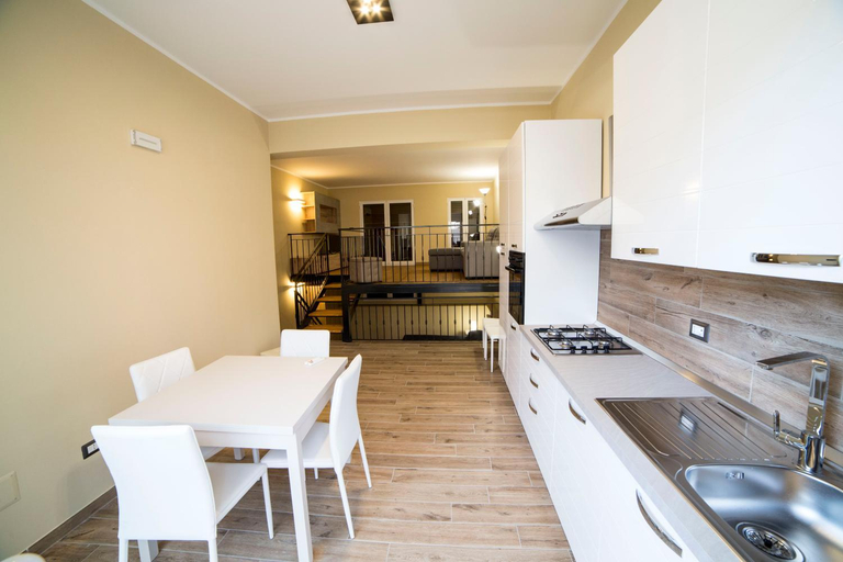 Others 5, SUNSET LOFT, Messina