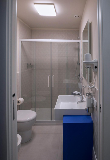 Bathroom 2, Map Enjoy Rooms, Trapani