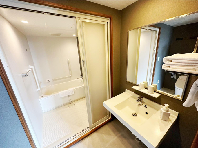 Bathroom 24
