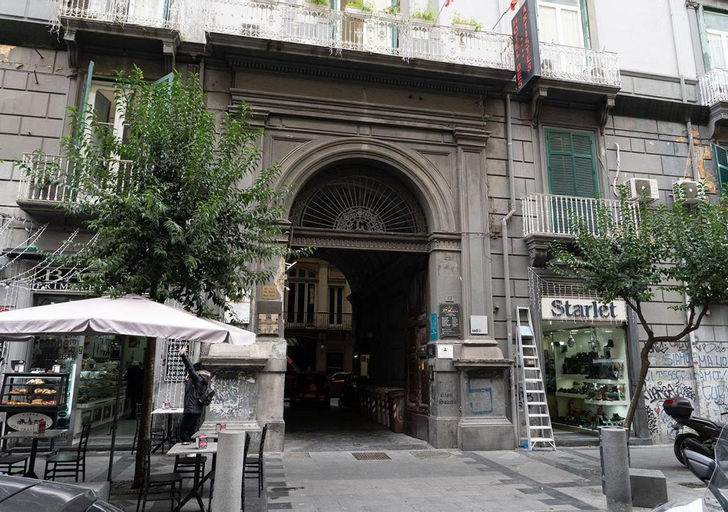 Exterior 5