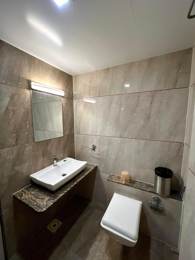Bathroom 5, Hotel Restinn, Surat
