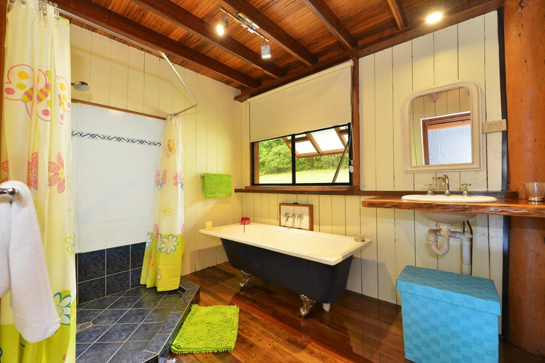 Bathroom 3, Tea Tree Cottage, Douglas