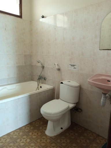 Bathroom 26
