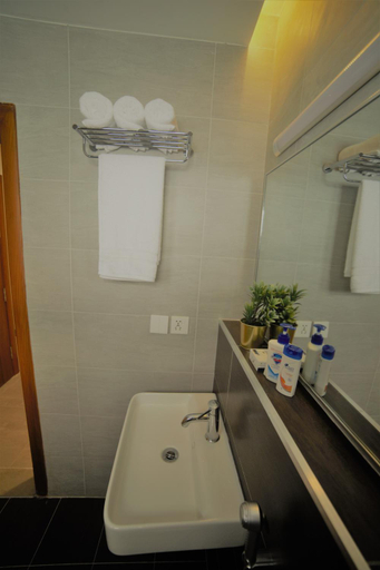 Bathroom 3, Space Luxury Rental Suites, Islamabad