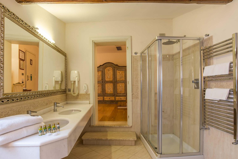 Bathroom 15