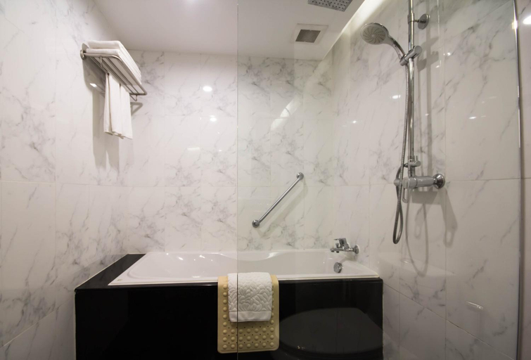 Bathroom 5, Sima Thani Hotel, Muang Nakhon Ratchasima