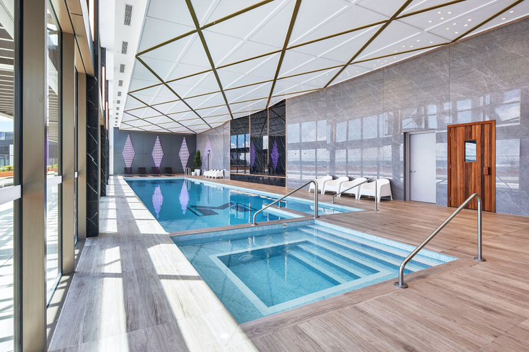 Sport & Beauty 2, Meriton Suites Canberra, Canberra