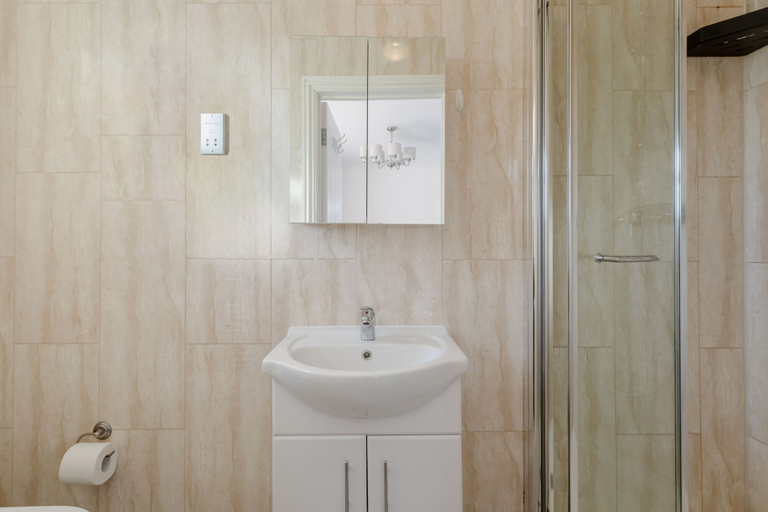 Bathroom 4, Apple House Wembley, London
