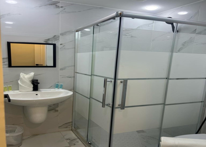 Bathroom 3, Amman Trail Hotel & Studios, Amman