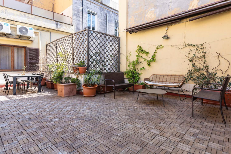Others 3, Entire Building with 4 Apartments near the Colosseum, Roma