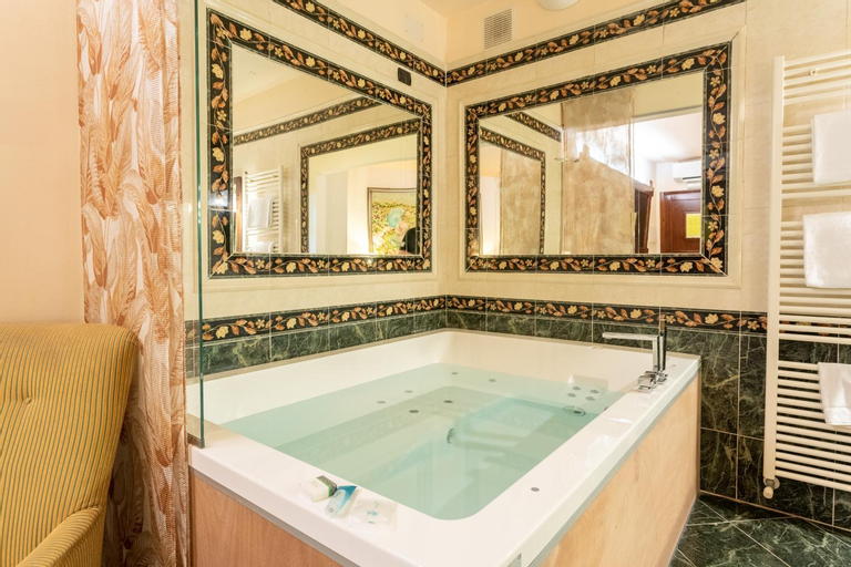 Bathroom 4