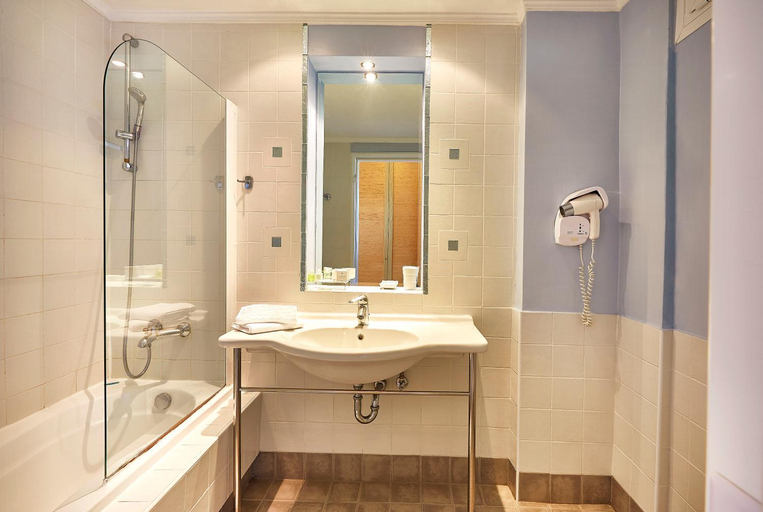 Bathroom 5, Ilio Mare Resort Hotel, East Macedonia and Thrace