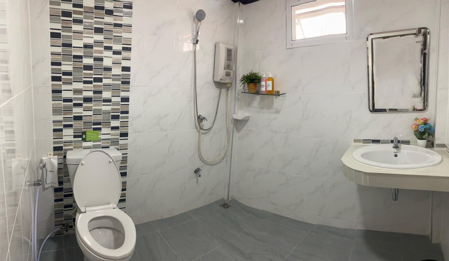 Bathroom 3, The Best House&Hostel, Don Muang