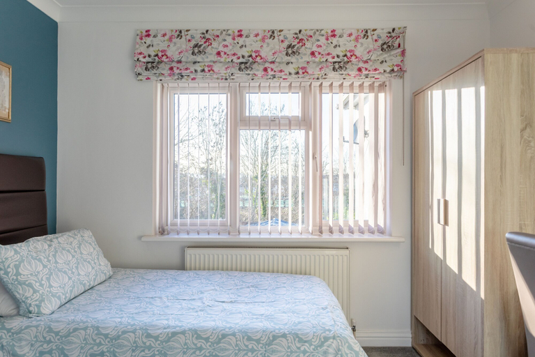 Bedroom 3, Apple House Wembley, London