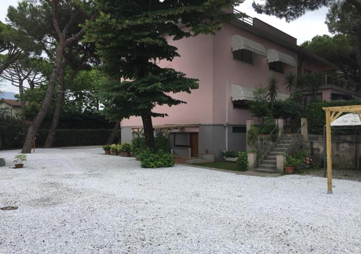 Hotel Storyville Business & Holiday, Massa Carrara