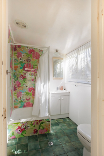 Bathroom, Wollaston House by the BnB Collection, Albany