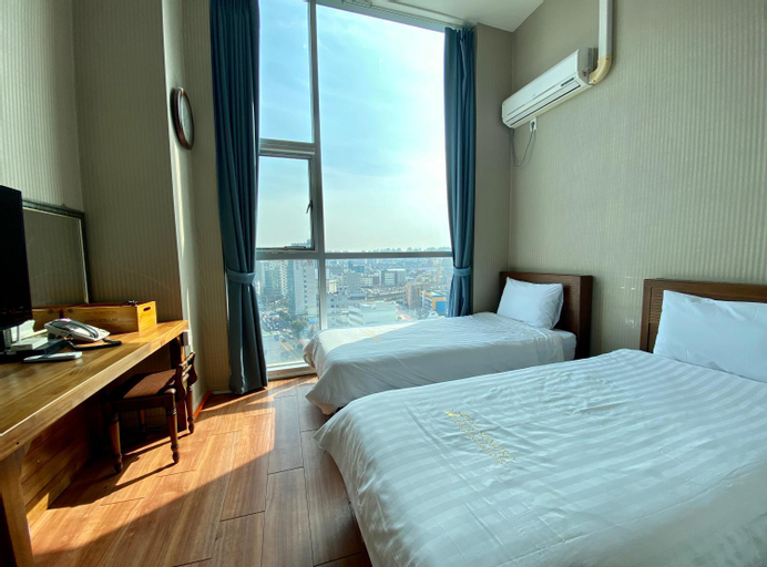 Bedroom 11