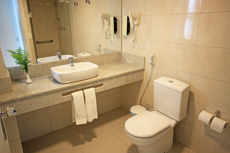 Bathroom 4, Jangadeiro, Recife