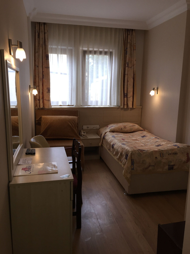 Bedroom 3, Artan Hotel, Merkez