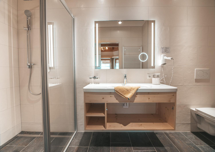 Bathroom 3, Hotel Mitterhof, Schwaz