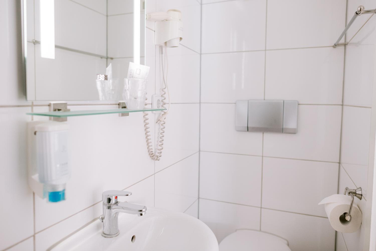 Bathroom 3, Boutique Hotel Villa Oberkassel, Düsseldorf