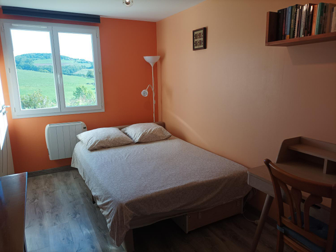 Others 2, Chambre d'hote avec Hammam et salle de jeux, Loire