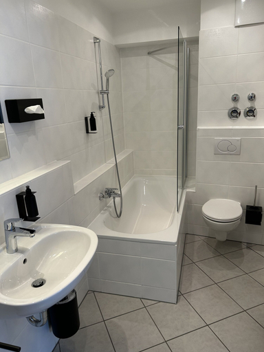 Bathroom 5, DK Hotel Heidelberg, Heidelberg