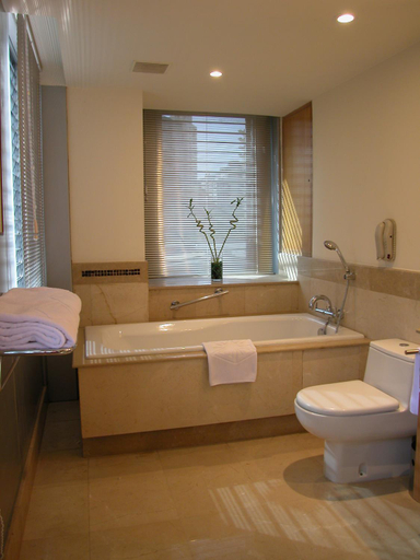 Bathroom 5, Taj Wellington Mews, Mumbai City