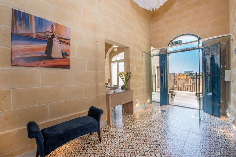 Public Area, Georges Boutique Living