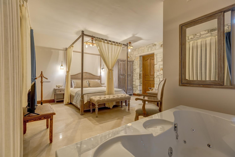 Bathroom 5, Navalia Otel, Foça