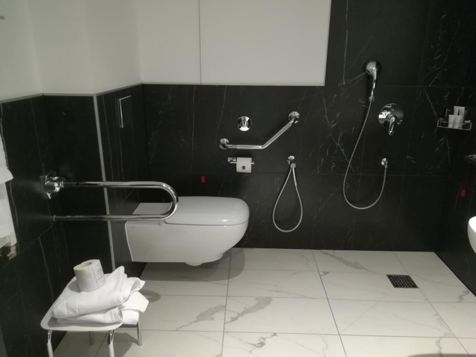Bathroom 4, J Hotel, Torino